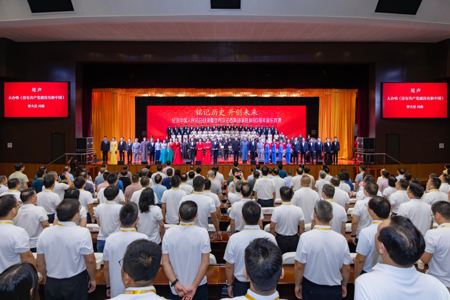 beat365在中共广西区委党校举办纪念中国人民抗日战争暨世界反法西斯战争胜利80周年音乐党课
